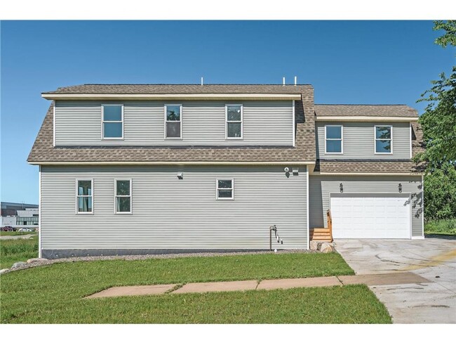 Building Photo - Rare 3 bed 4 bath no upgrade left out! 2 f...