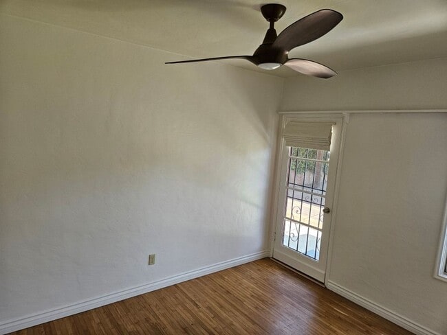 Building Photo - 2 Bedroom - 1 Bathroom home in Bay Park