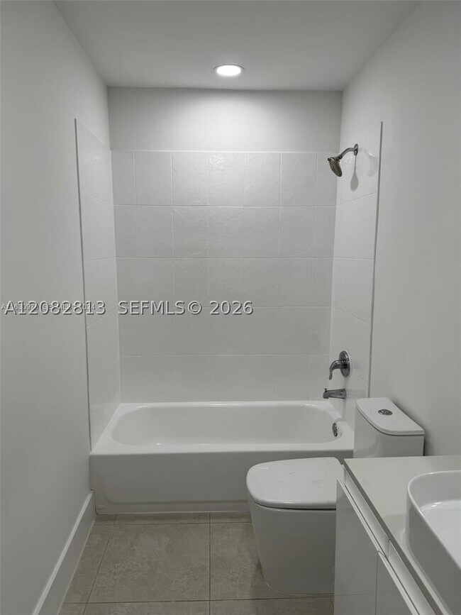 Building Photo - 6628 SW 41st St