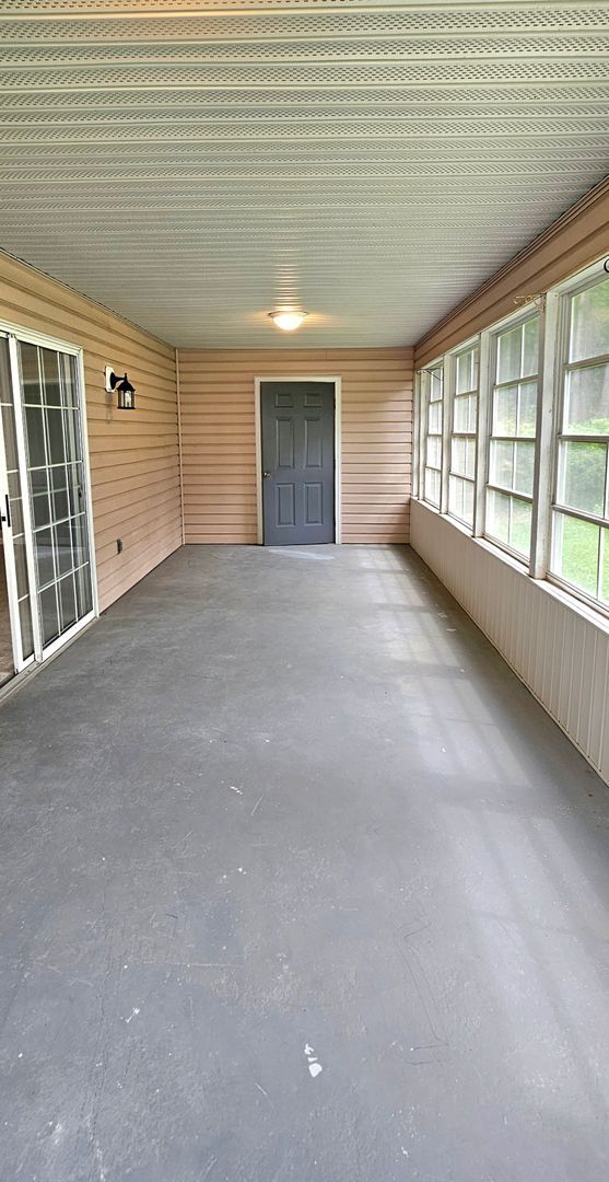 Building Photo - Spacious 2-Bed, 2-Bath Home with Modern Co...