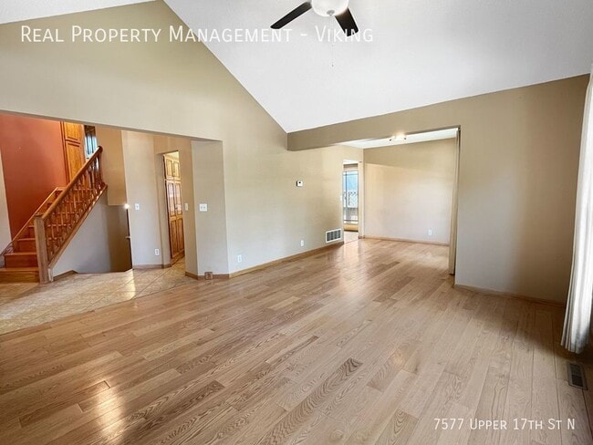 Building Photo - 2 Bedroom 2 Bathroom Home with Fenced In Y...