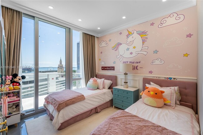 Building Photo - 851 NE 1st Ave