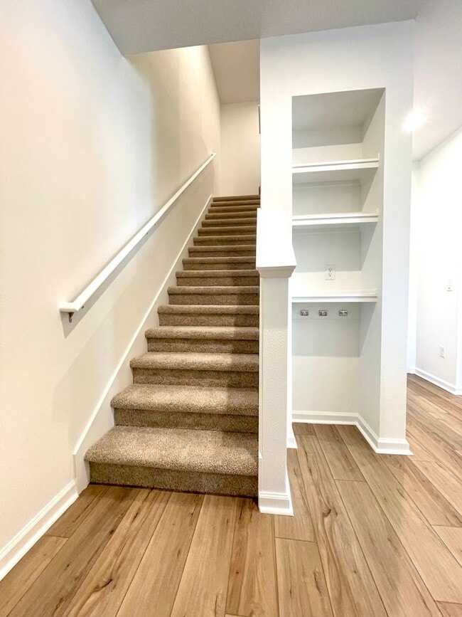 Building Photo - Newer 4 Bedroom, 2.5 Bath Corner Unit Town...