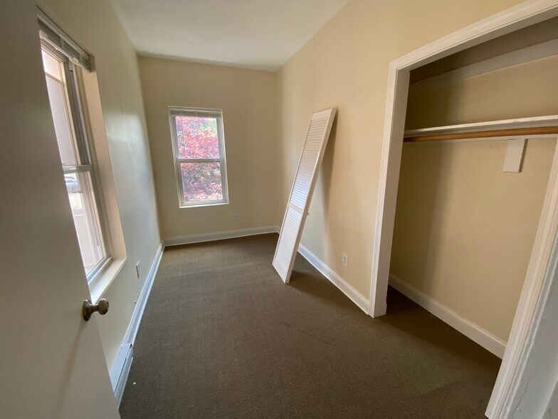 Building Photo - 896 Huntington Ave