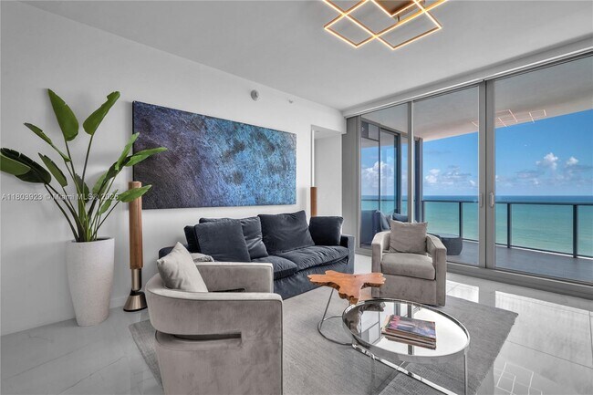 Building Photo - 15701 Collins Ave