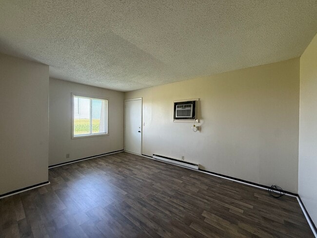 Building Photo - 371 Southland Dr