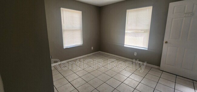 Building Photo - 3805 Carraway St
