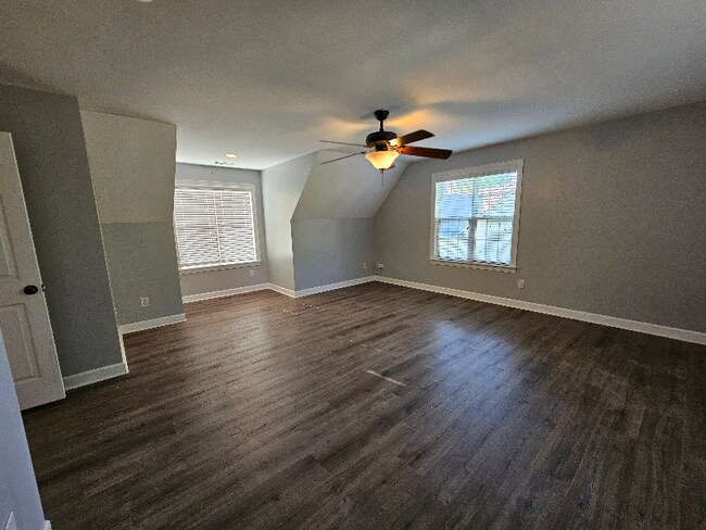 Building Photo - 10 Highgrove Ln