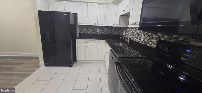 Building Photo - 8883 Rusland Ct