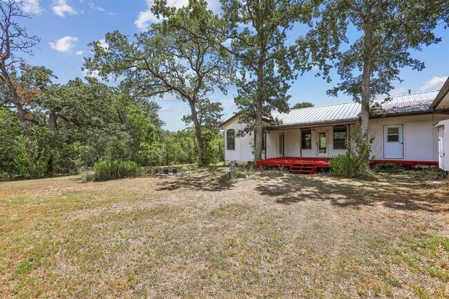 Building Photo - 286 Simpson Ave