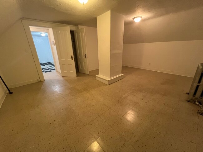 Building Photo - 456 Salem St