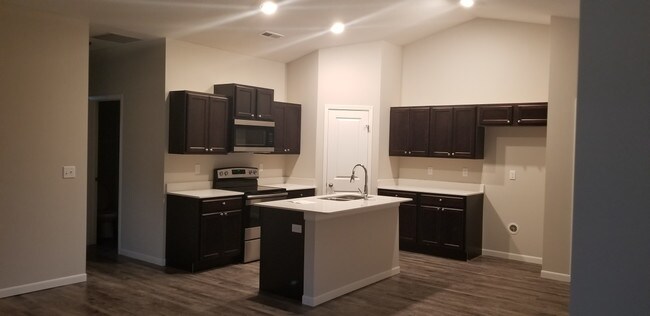 Building Photo - 426 South Longbranch Drive