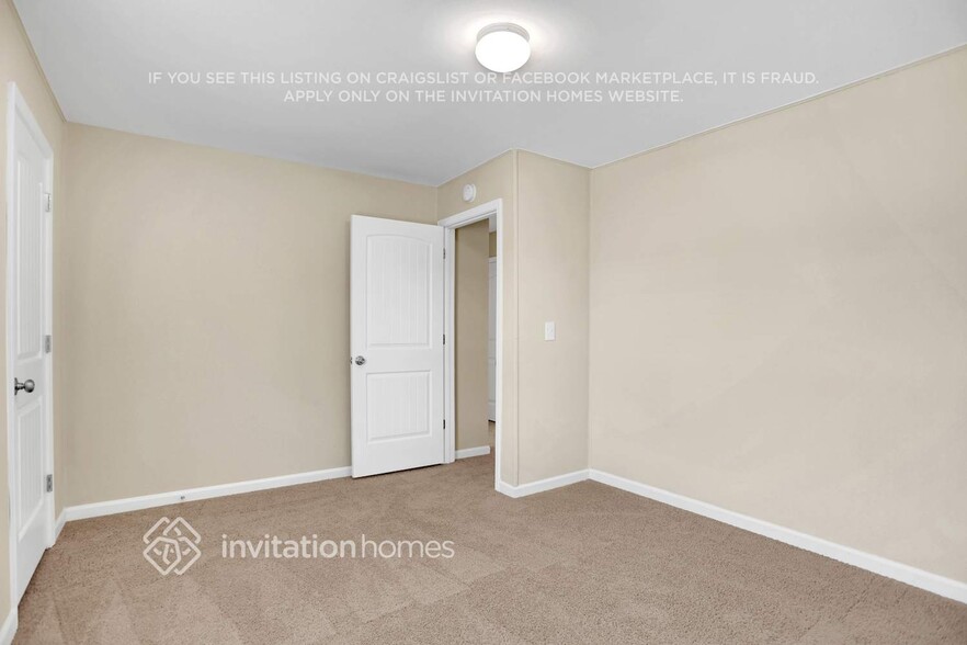 Building Photo - 3890 Makeover Ct