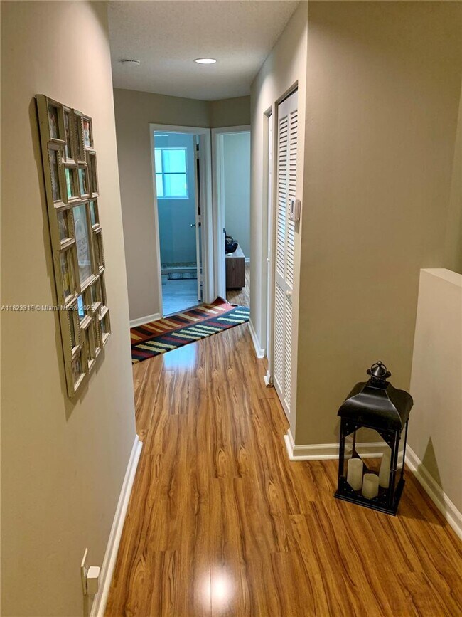 Building Photo - 1535 Sandpiper Cir