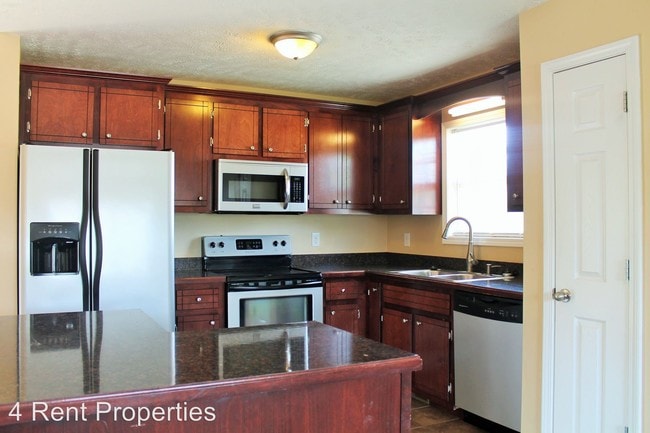 Building Photo - 4 br, 3 bath House - 1389 Mutual Drive