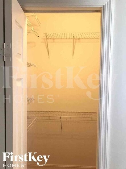Building Photo - 4115 10th St SW