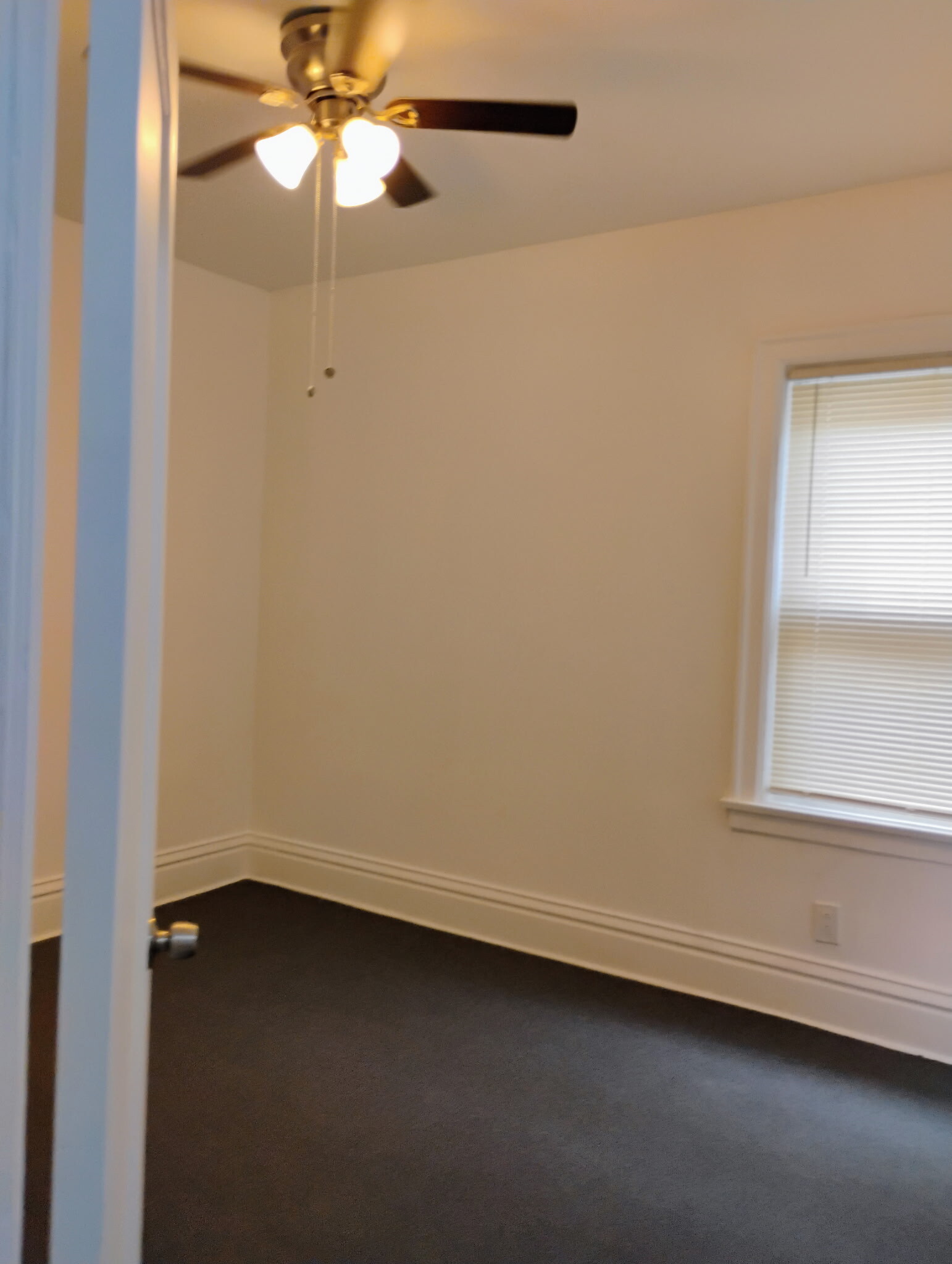 3rd Bedroom - 4741 N Troy St