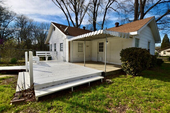 Building Photo - 1623 Texas St