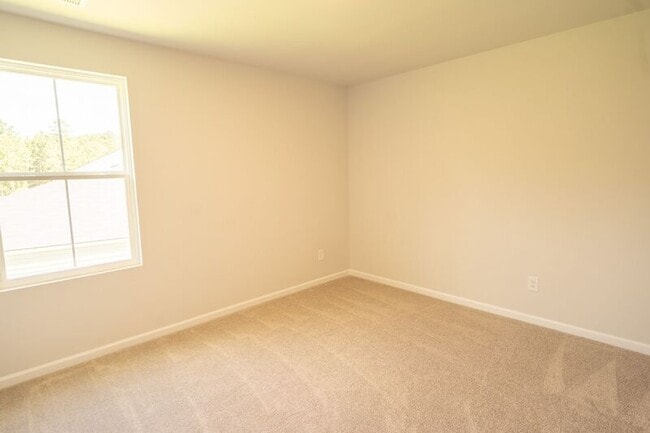 Building Photo - 142 Geranium Wy