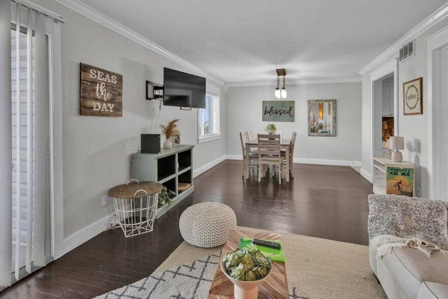 Building Photo - 103 Old Ferry Rd