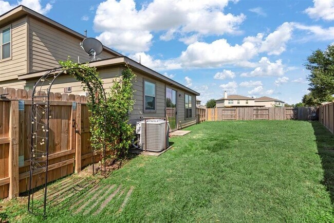 Building Photo - 914 Bandon Ln