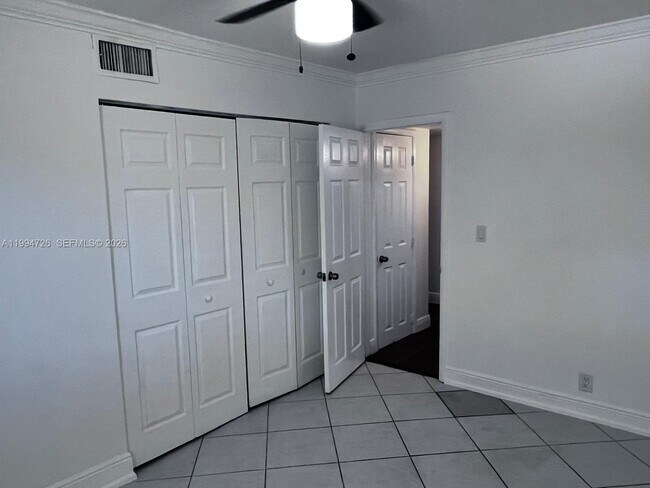 Building Photo - 109 SW 1st Ave