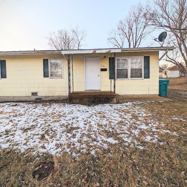 Building Photo - 610-620 Blair St