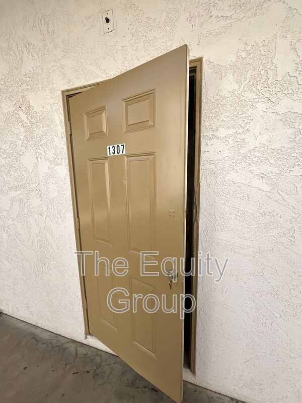 Building Photo - 1307 S Court St