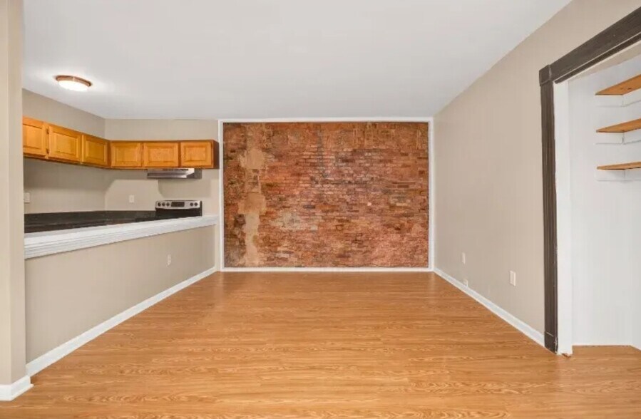 Living Space - 58 Buckingham St