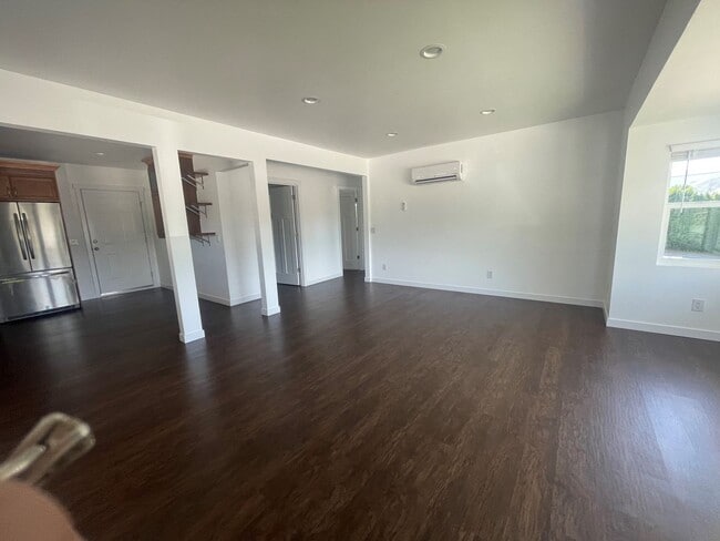Building Photo - Now renting 2 bedroom