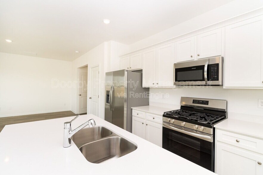 Building Photo - 115 Saddlebred Wy