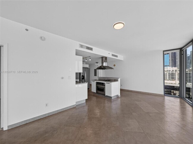 Building Photo - 601 NE 36th St