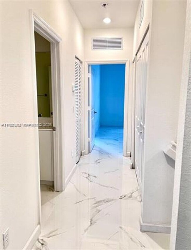 Building Photo - 15903 SW 2nd Dr