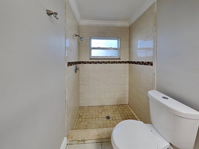 Building Photo - 1424 Liz Ln