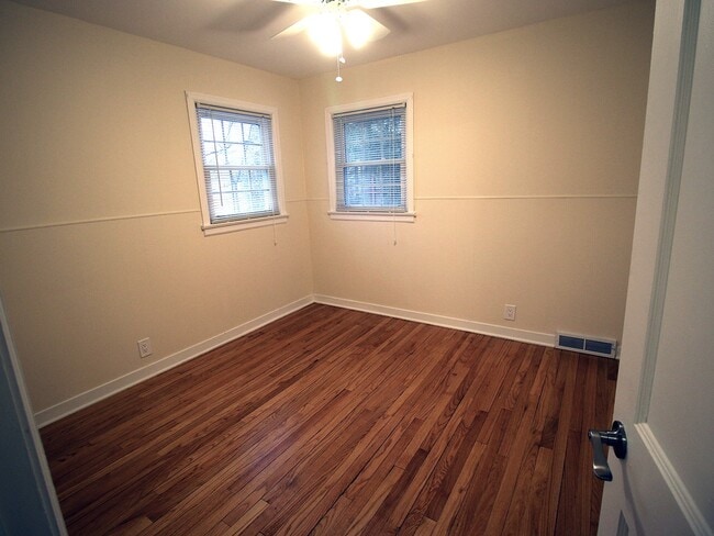 Building Photo - 4111 Paunack Ave