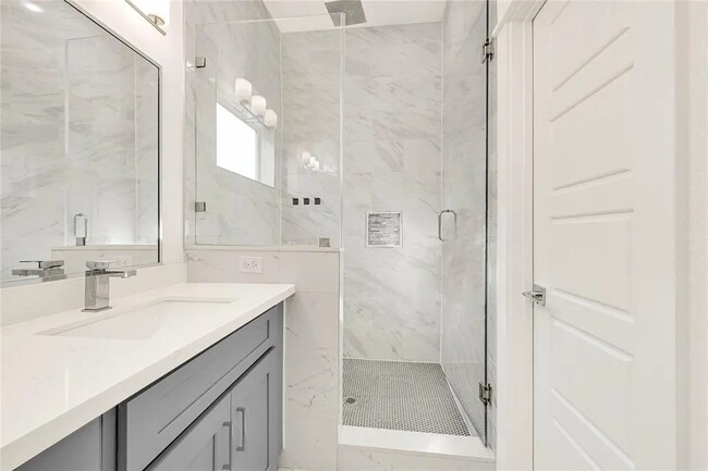 Building Photo - 4623 Cochran St