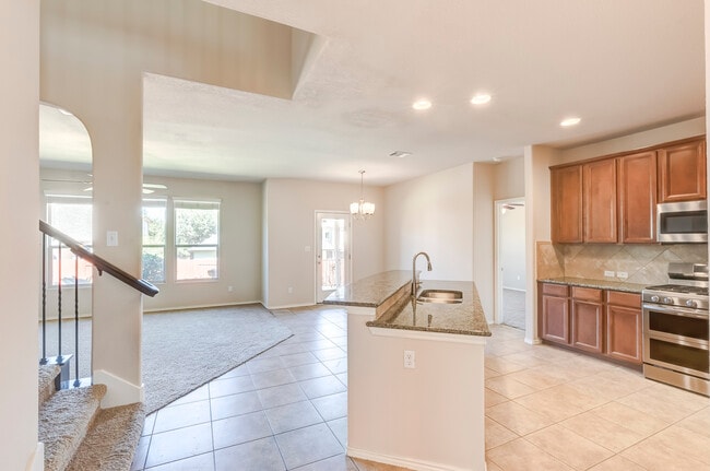 Building Photo - 1604 Greenside Dr