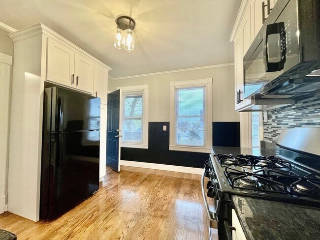 Building Photo - 119 Revere St