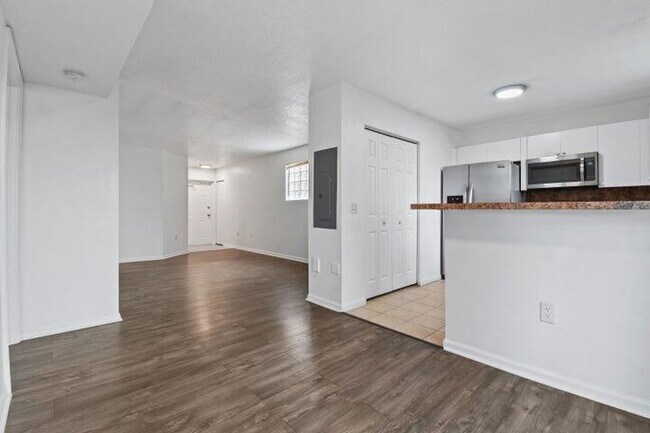 Building Photo - 3780 N Jog Rd