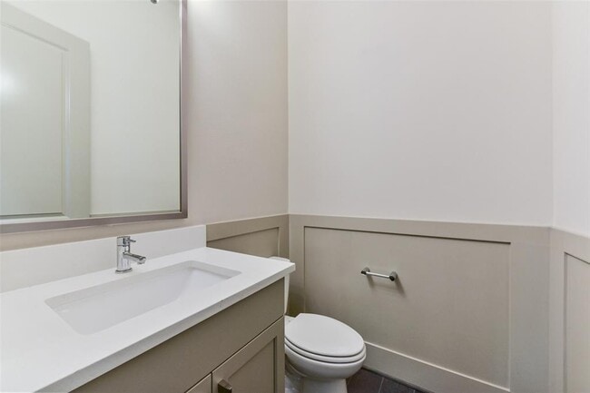 Building Photo - 2635 Fountain Key Blvd