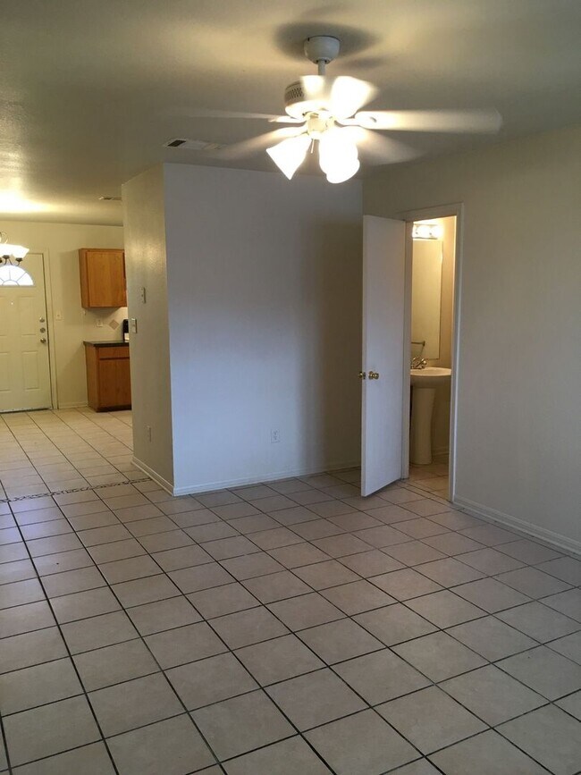 Building Photo - 3003 Cantabrian Dr
