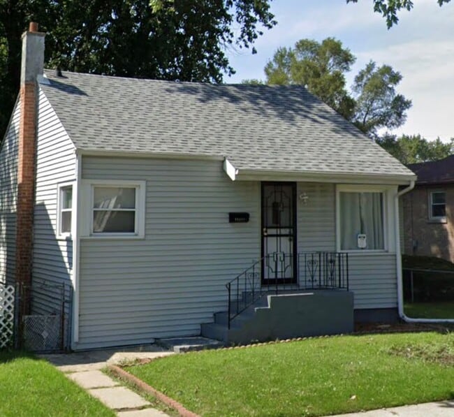 Primary Photo - 2 Bedroom 1 Bathroom house in Calumet Park...