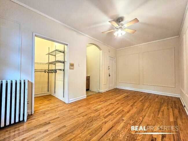 Building Photo - 0 bedroom in CHICAGO IL 60657