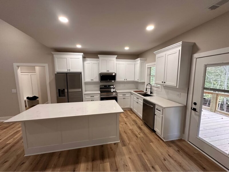 Building Photo - 7280 Franklin Way