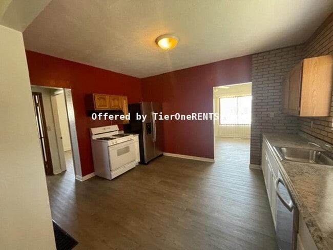 Building Photo - NO DEPOSIT option available for qualified renters