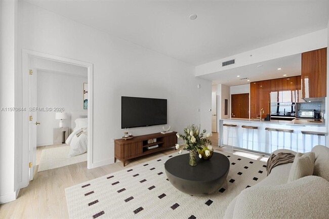 Building Photo - 2678 Tigertail Ave