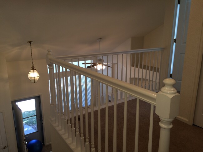 Building Photo - Beautiful 2B Condo in Lafayette's Autumn R...