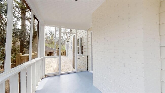 Building Photo - 2599 Eastwood Dr