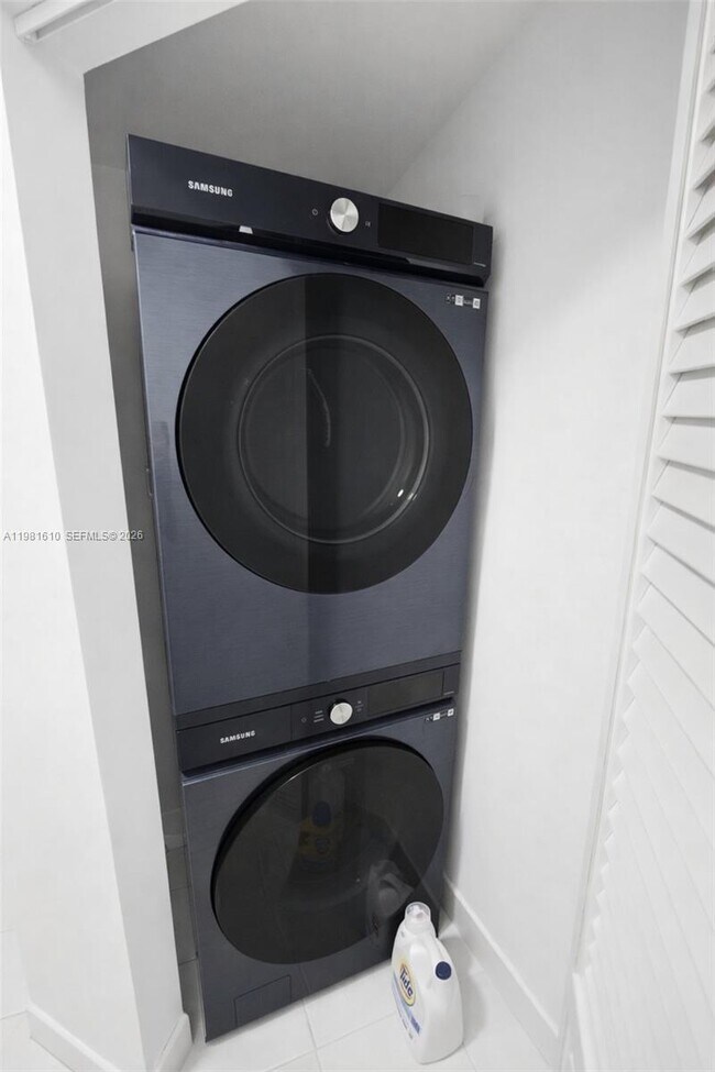 Building Photo - 79 SW 12th St