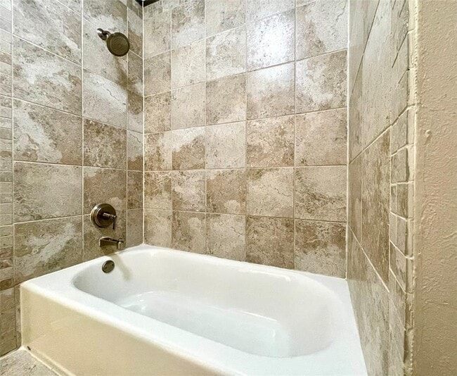 Building Photo - 1721 Timber Ridge Dr